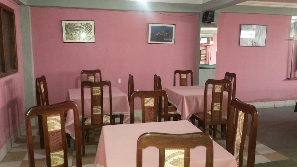 Hostal Villa Imperial Юнгио Экстерьер фото