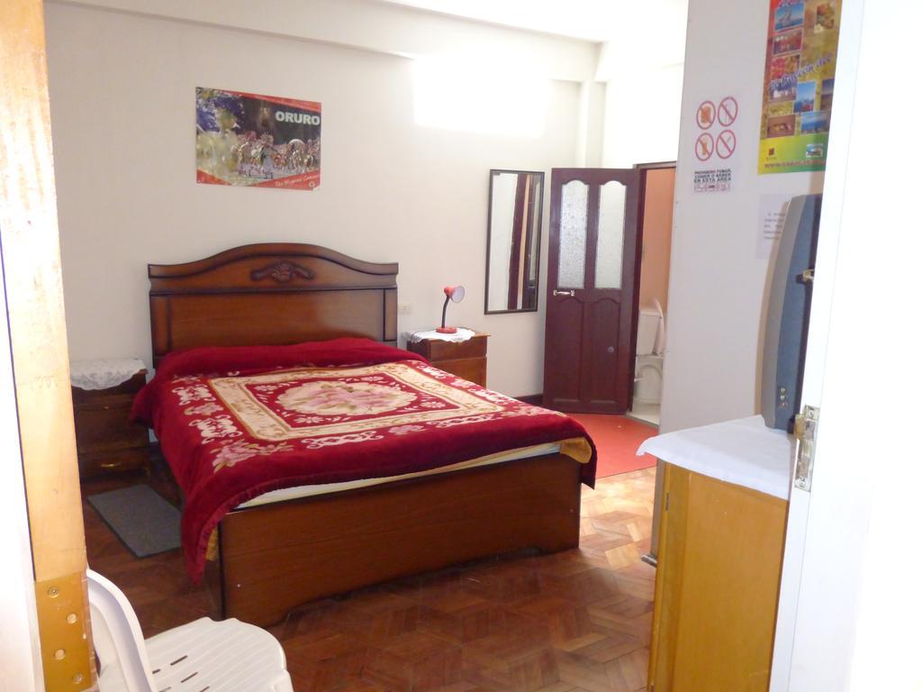 Hostal Villa Imperial Юнгио Экстерьер фото